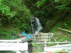 橋梁上流側の沢